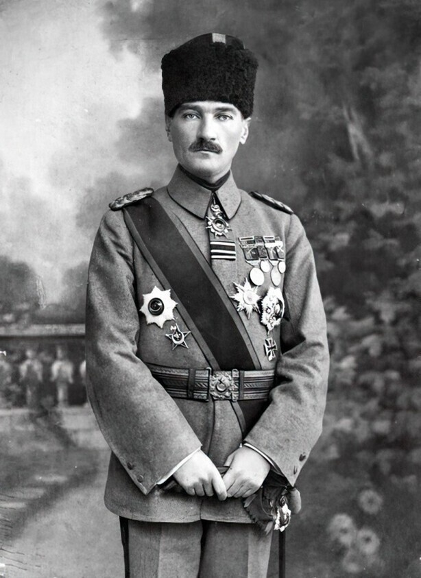 Мустафа Кемаль-паша (Атарюк), в то время командующий 7-й турецкой армией. 1918 год