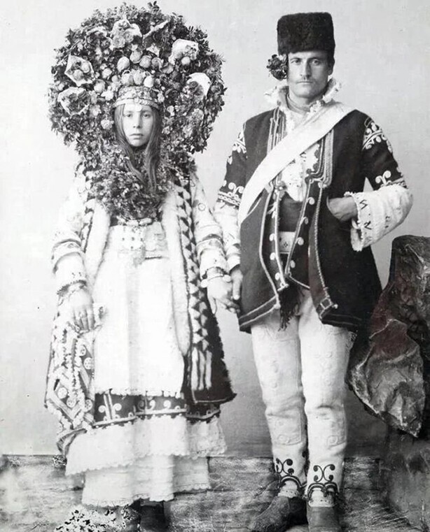 Болгарские жених и невеста в день свадьбы, Софийская область, Болгария, 1893 год