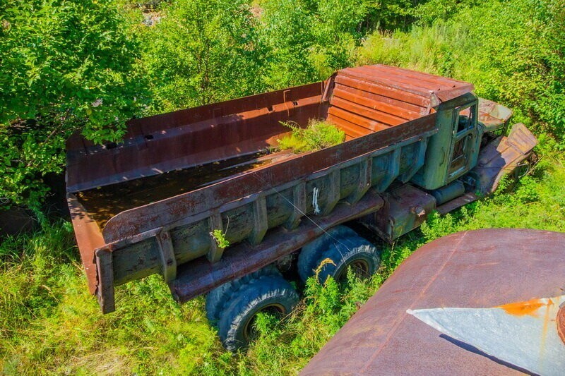 Заброшенный остров Аскольд: забытая техника, казарменный городок артиллеристов и золотое прошлое