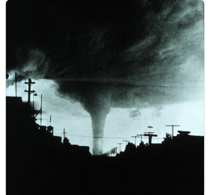 Торнадо над Альбертой, Канада, 8 июля 1927 года