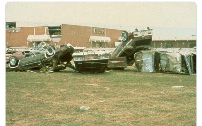 Последствия торнадо в Уичита Фоллз, 10 апреля 1979
