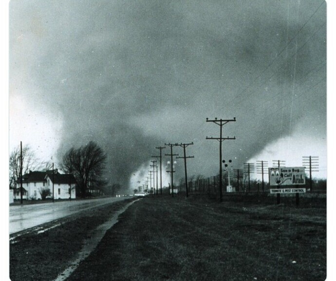 Два торнадо над Данлопом, Индиана, 11 апреля 1965