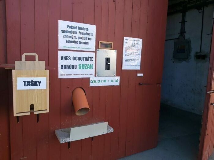 24. В одной деревне в Чехии есть автомат по продаже картофеля, также известный как Potat-O-Mat