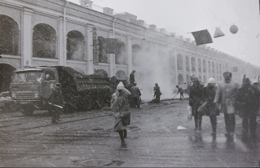 классика жанра: Питер, 1985, ничего не меняется со временем в этой стране