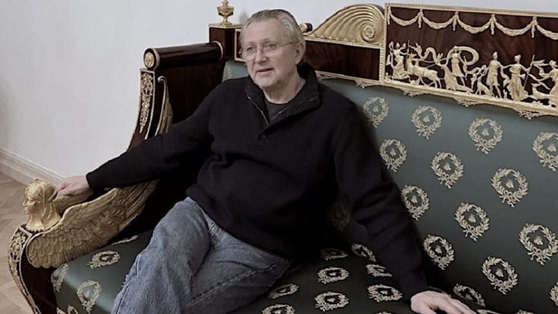 Гастарбайтера, напавшего на авторитетного миллиардера Санкт-Петербурга, выпустили на волю