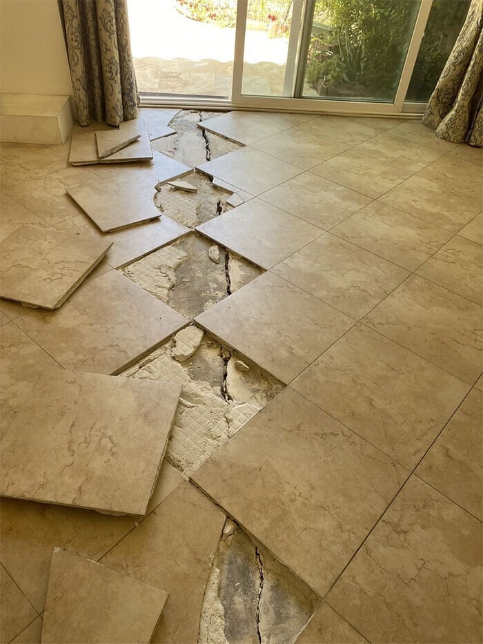 23. Иногда бетонные плиты трескаются из-за неправильного монтажа. Их должен осмотреть специалист, чтобы определить причину