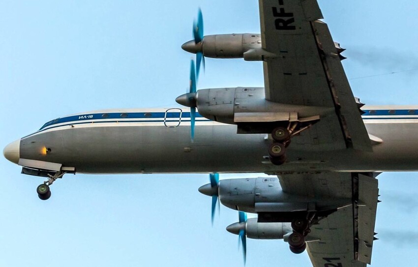 Почему в 1961 году французский истребитель обстрелял самолет Брежнева