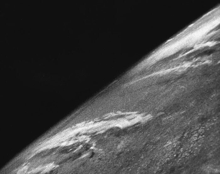 Первая фотография из космоса (1946)