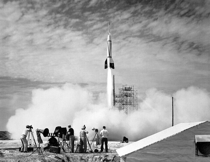 Первое фото ракетного запуска с мыса Канаерал (1950)