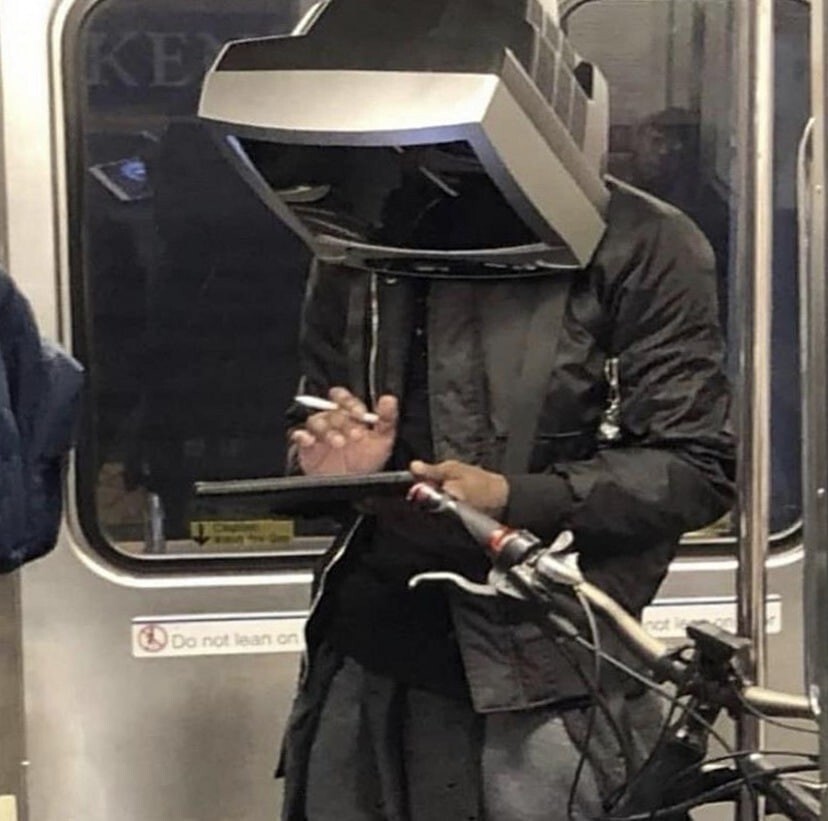 16 забавных случаев, когда люди встречали в метро очень странных и удивительных попутчиков