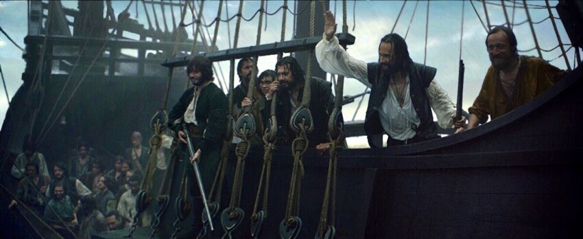 А знаете ли вы то, что пираты носили серьги из-за необходимости, а не просто ради красоты?