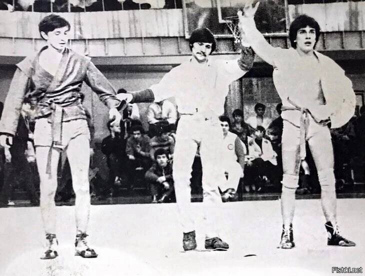 Молодой чемпион по самбо, мастер спорта СССР - Дмитрий Нагиев (справа)