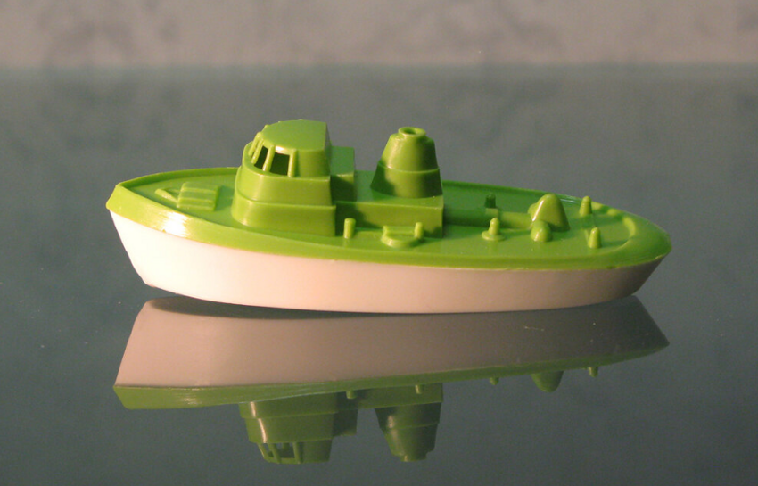 "Через акваторию мчится катерок" - советский игрушечный набор "Морская флотилия"