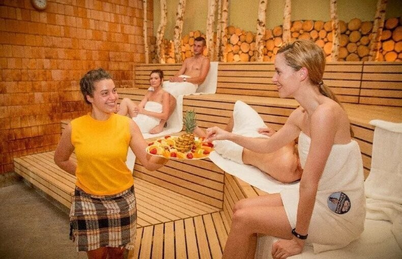 Неприличная немецкая баня: почему в Германии мужчины и женщины моются в одной бане без купальников