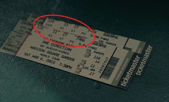 24. "Калейдоскоп" на Netflix, "Зеленый" эпизод. Оба билета на концерт One Direction выданы на одни и те же секцию, ряд и место