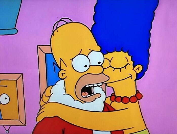 11. "В первой серии "Симпсонов" в 1992 году ближе к концу есть кадр, в котором фон перевернут вверх тормашками"