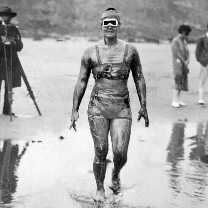 Гертруда Эдерле первая женщина, которая пересекла вплавь Ла-Манш в 1926 году