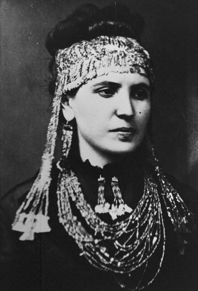 Софи Шлиман, жена археолога Генриха Шлимана, в драгоценностях Елены Троянской, 1876 год