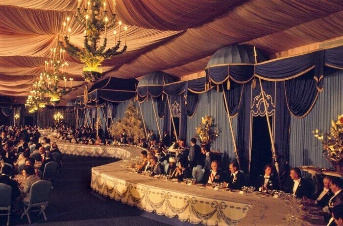 Вечеринка, которая стоила престола иранскому правителю