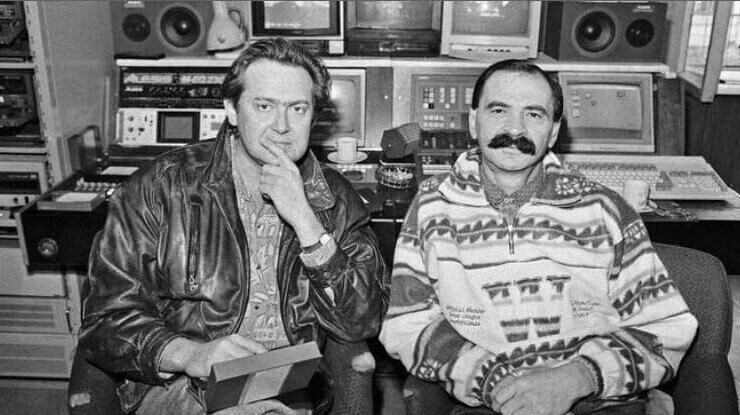 Юрий Стоянов и Илья Олейников на съемках передачи "Городок", 1994 год