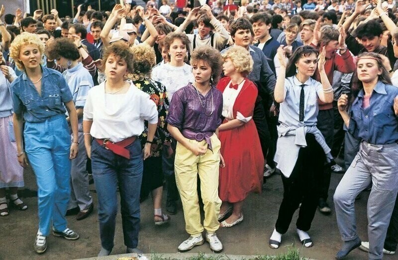 Уличные дискотеки. 90-е годы.
