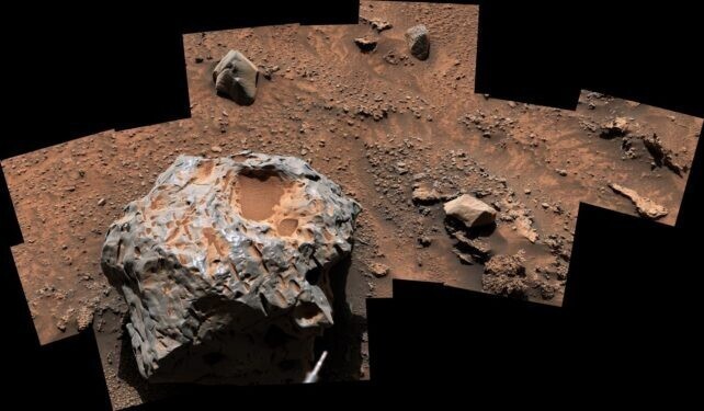 Марсоход НАСА обнаружил на Марсе необычный метеорит