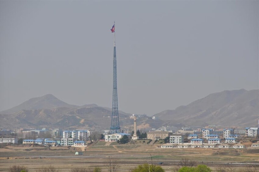 8. А чудинку можно встретить и в Северной Корее: там есть ненастоящий город