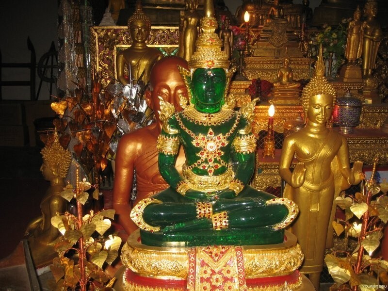 Величайшая драгоценность Азии — Изумрудный Будда