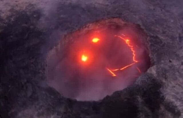 Смайлик внутри вулкана