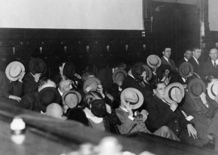 26. Попытка бесстрашного журналиста сфотографировать мафиози на суде над Аль Капоне в 1931 году