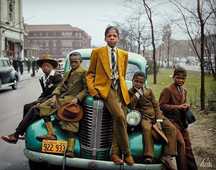 7. Знаменитое фото стильных чикагских ребят, сделанное в 1941 году. Сегодня им должно быть уже за 80 или за 90.