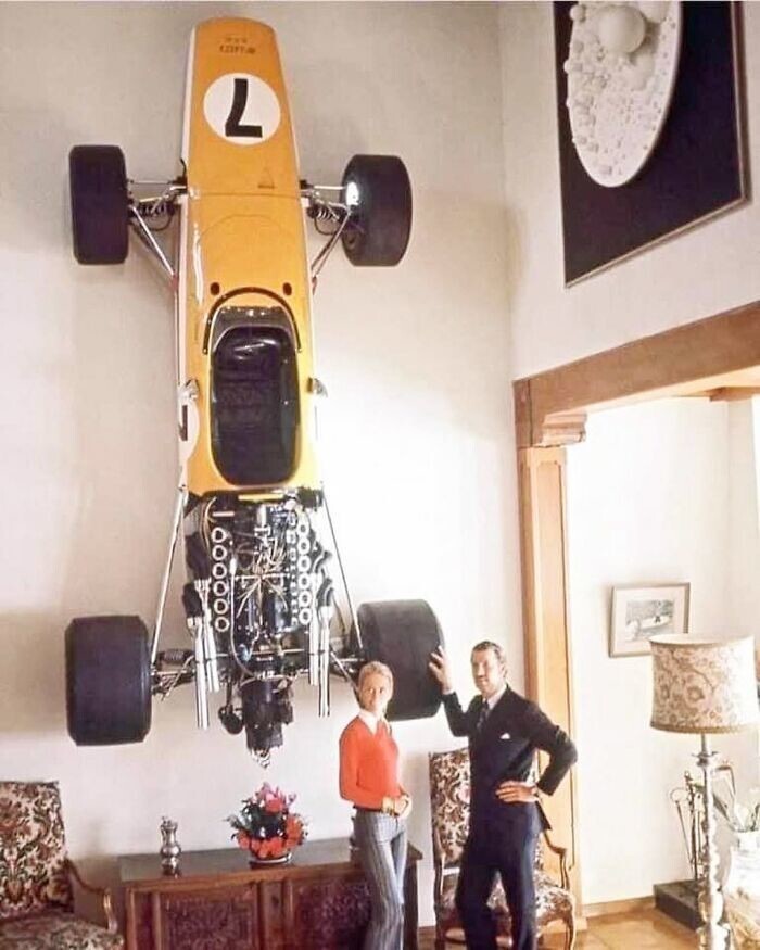 28. Йоаким Бонниер повесил на стену свой Mclaren M5a, с которым взял шестое место в Гран-при Италии 1968 года