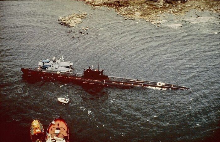 21. Около 40 лет назад, утром октября 1981 года, Швеция обнаружила застрявшую на камнях советскую подлодку класса «Виски»