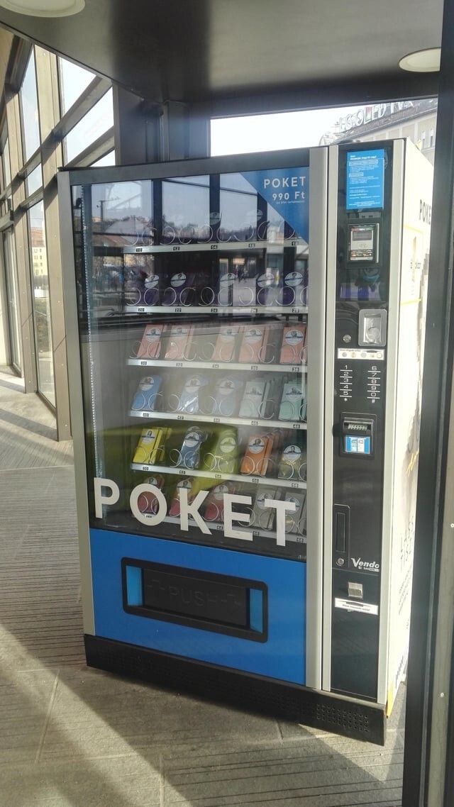 1. В Венгрии в торговых автоматах продают книги 