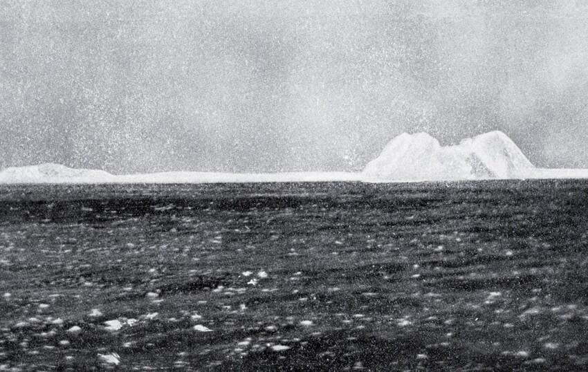 4. А вот и айсберг, его потопивший. Фото сделал пассажир «Карпатии», судна, спасшего 705 пассажиров «Титаника».