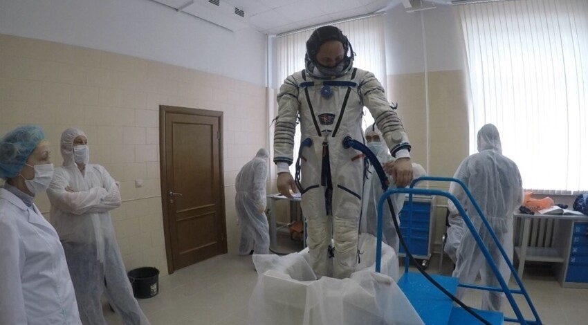 Обмеряют и отливают: как делают кресла для космонавтов