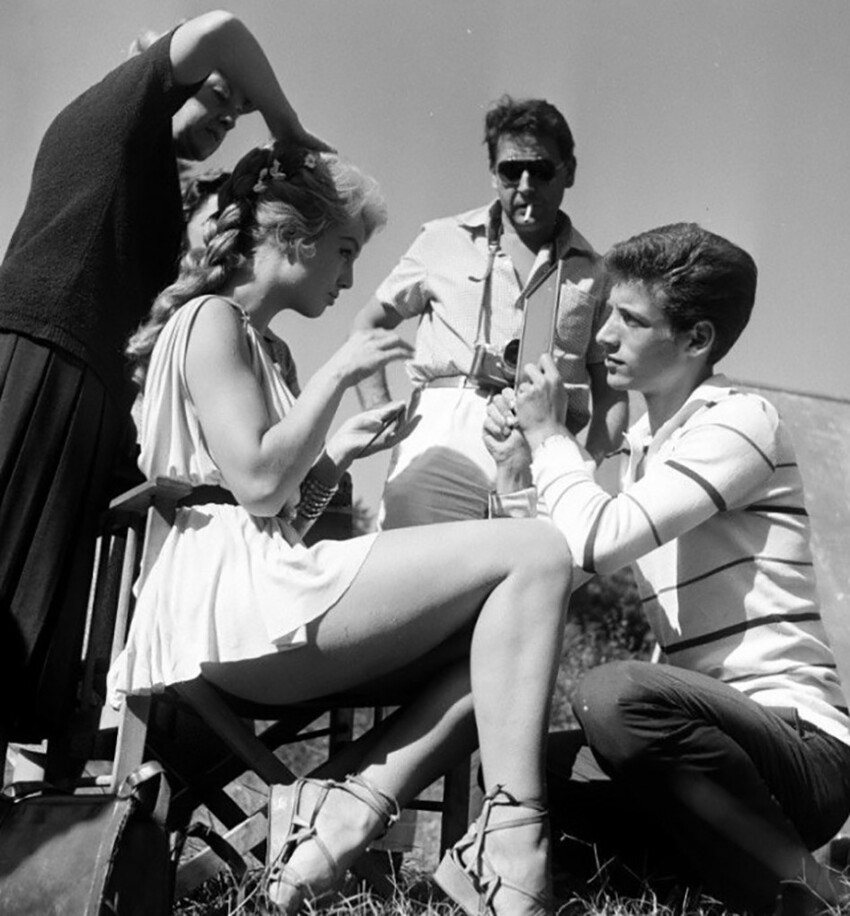 Милен Демонжо во время съемок фильма «Марафонский великан», 1959 год