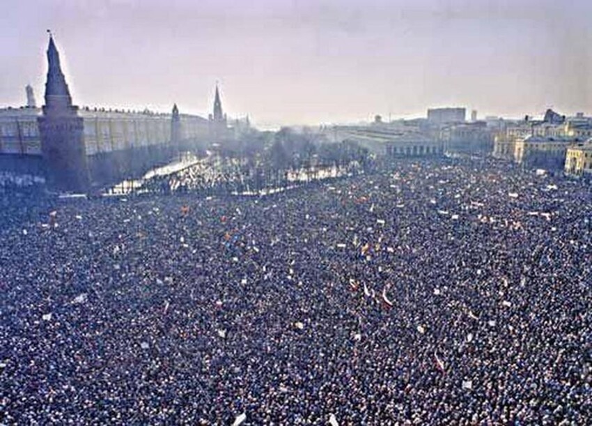 300-тысячная демонстрация в Москве. 4 февраля 1990 года