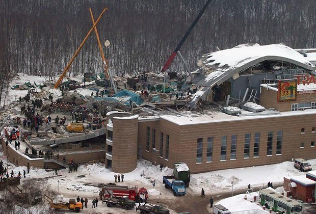 14 февраля 2004 года, в московском аквапарке «Трансвааль-парк» обрушилась крыша