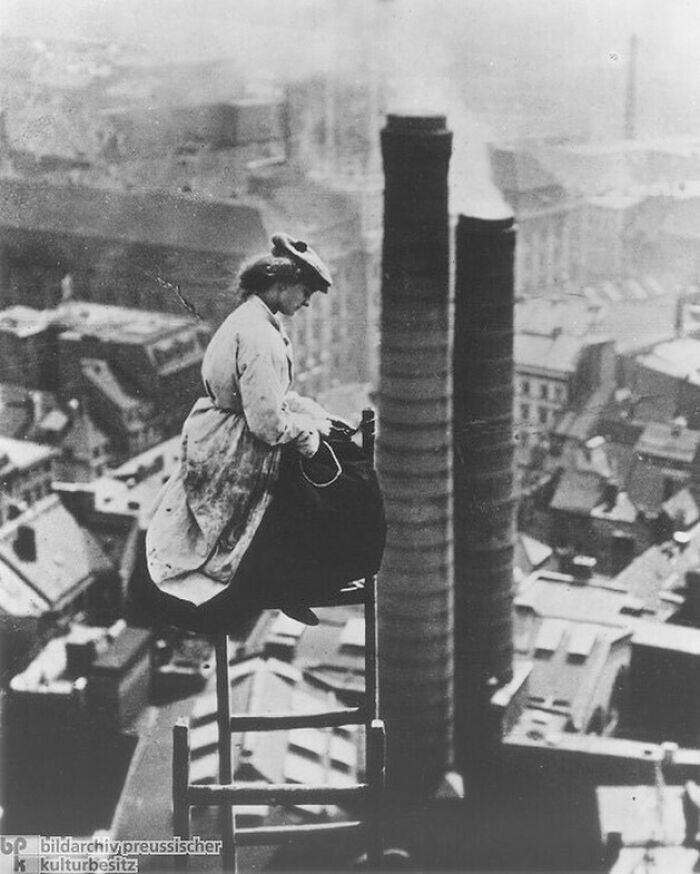 17. Женщина-каменщик высоко над Берлином, 1910 год