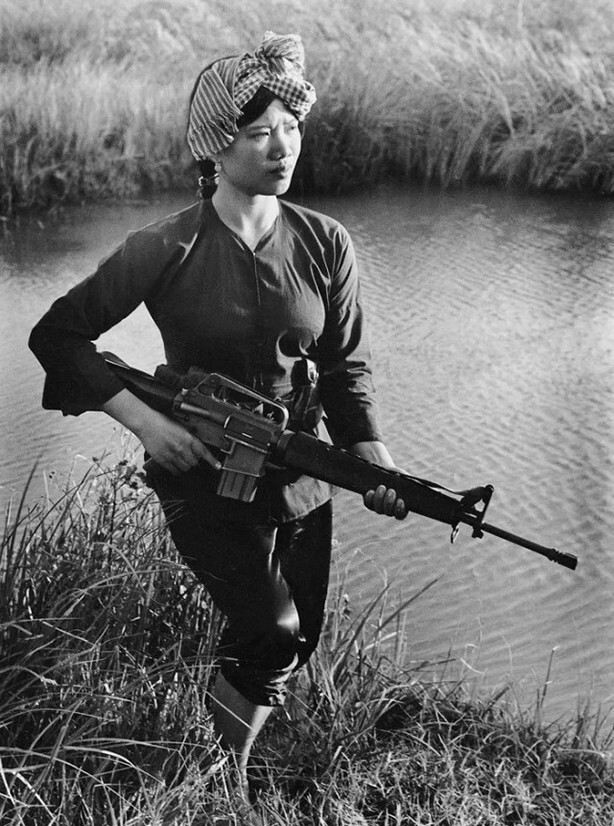 Партизанка Вьетконга в дельте Меконга, 1973 год. Фото Ле Мин Чыонг