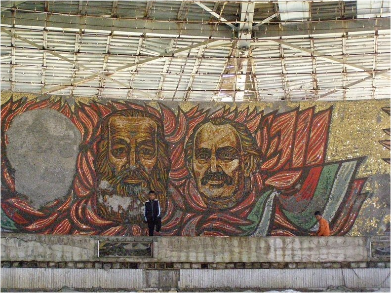 Бузлуджа - заброшенный мемориал в Болгарии