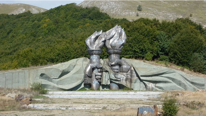 Бузлуджа - заброшенный мемориал в Болгарии