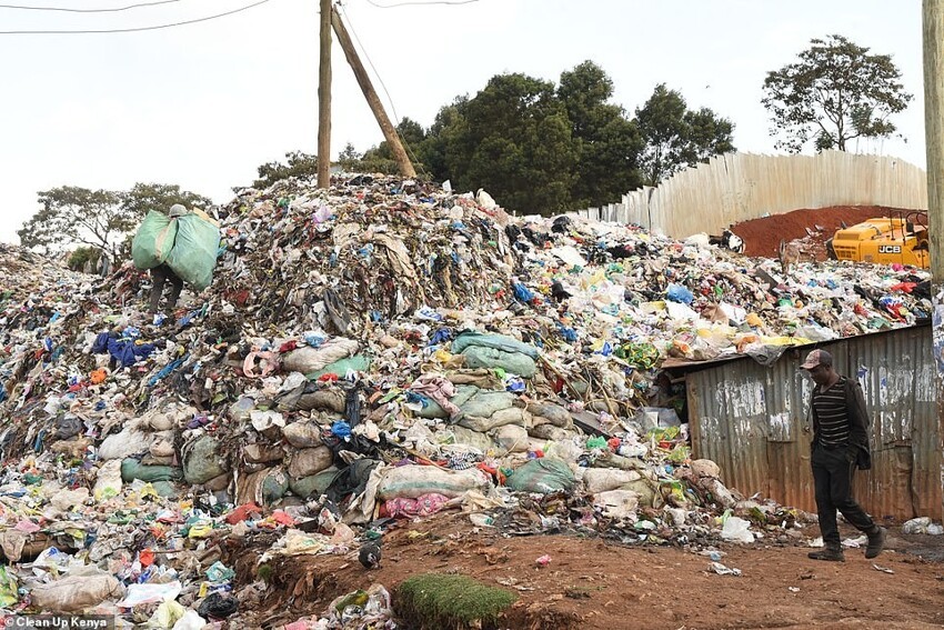 Цена дешевой моды: в Кении обнаружены горы одежды, выброшенной европейцами
