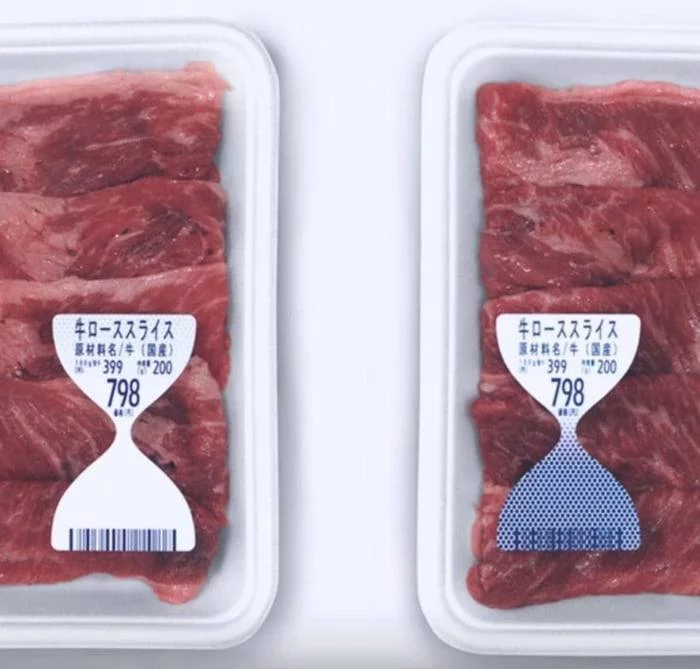 Штрих-код на мясо в Японии, который показывает, сколько продукт лежит на прилавке.Когда он потемнеет, то просто не будет читаться на кассе⁠⁠