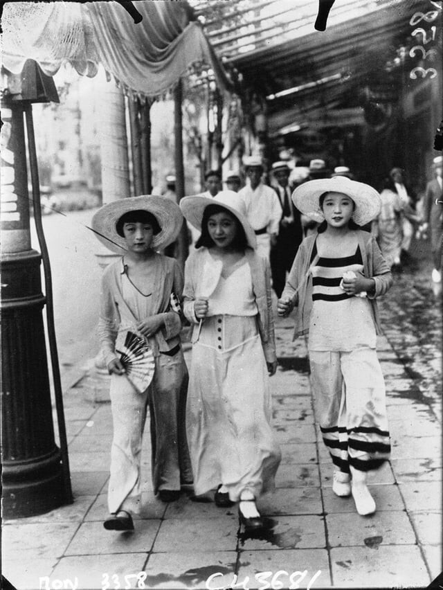 Японские модницы, Токио, 1930 год