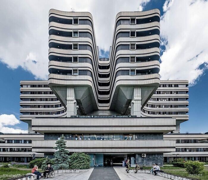 21. Комплекс Военно-медицинской академии, Белград, Сербия, спроектирован в 1973 году, построен в 1981 году