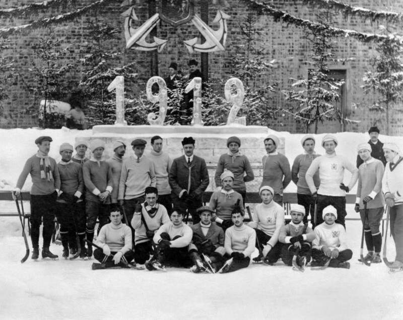 Команда по хоккею с мячом Императорского Московского речного яхт-клуба, 1912 год