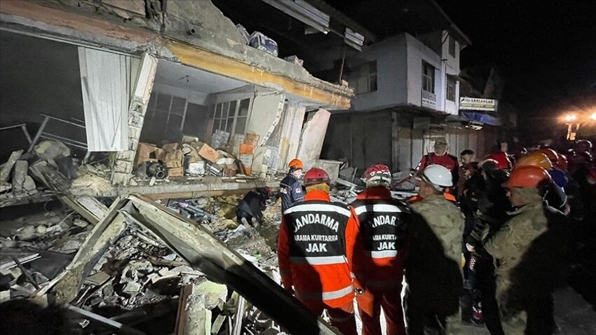 Дрожь земли: в Турции - новое землетрясение, есть погибшие и раненые