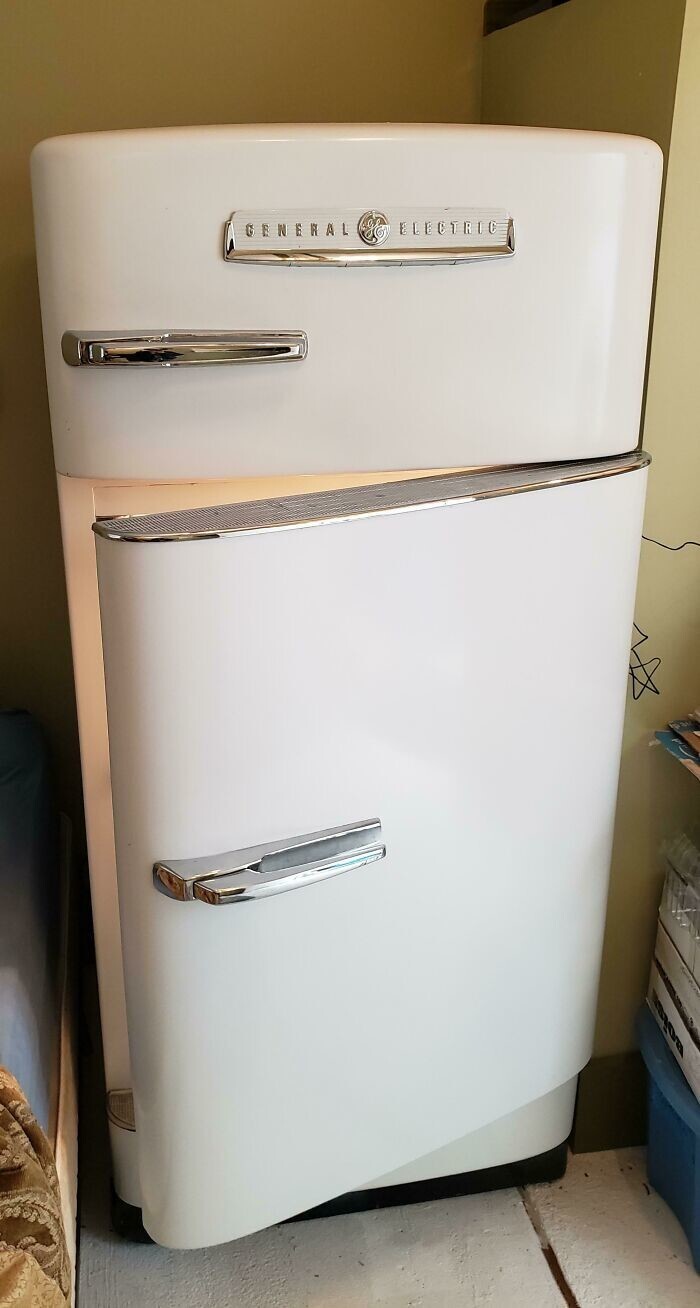 14. "Холодильник GE начала 50-х годов. Все еще отлично работает!"